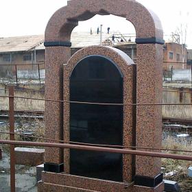 Памятник м107