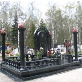 Памятник е120